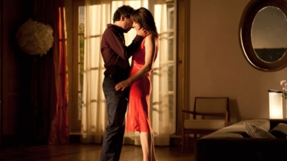 Photo from the movie Happiness Never Comes Alone