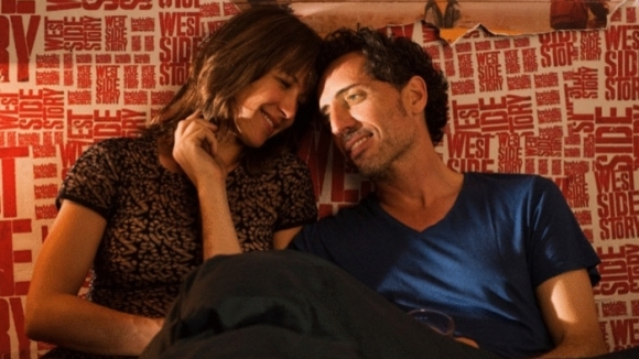 Photo from the movie Happiness Never Comes Alone