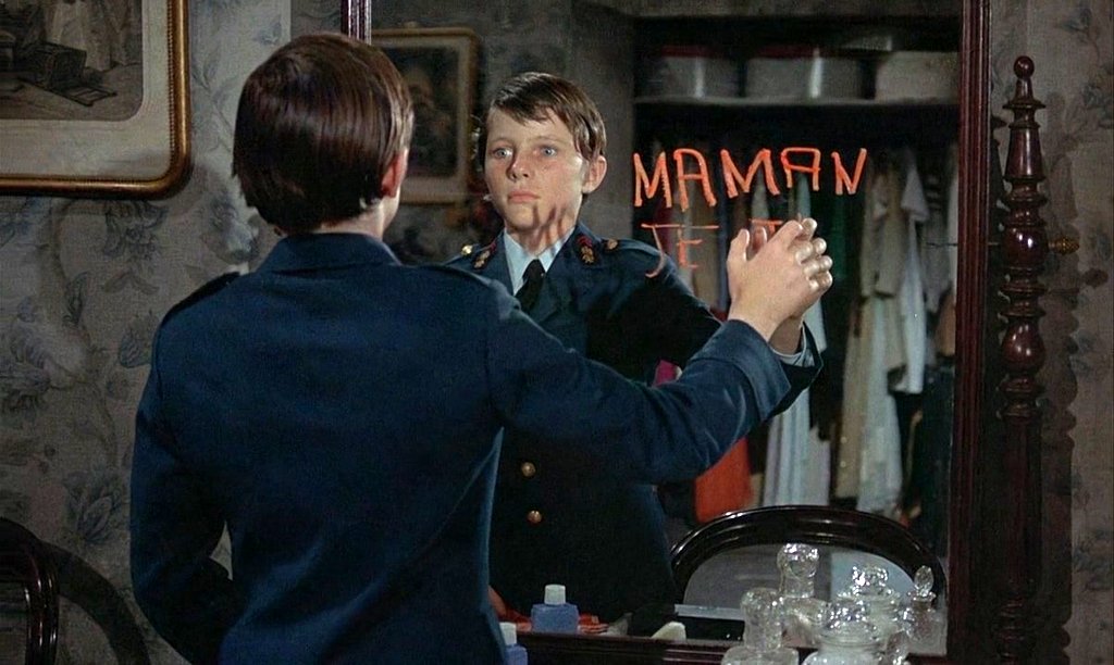 Photo from the movie Le Charme discret de la bourgeoisie