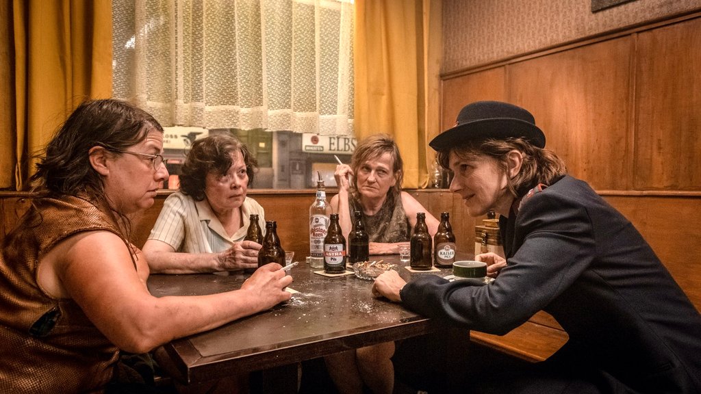 Photo from the movie The Golden Glove