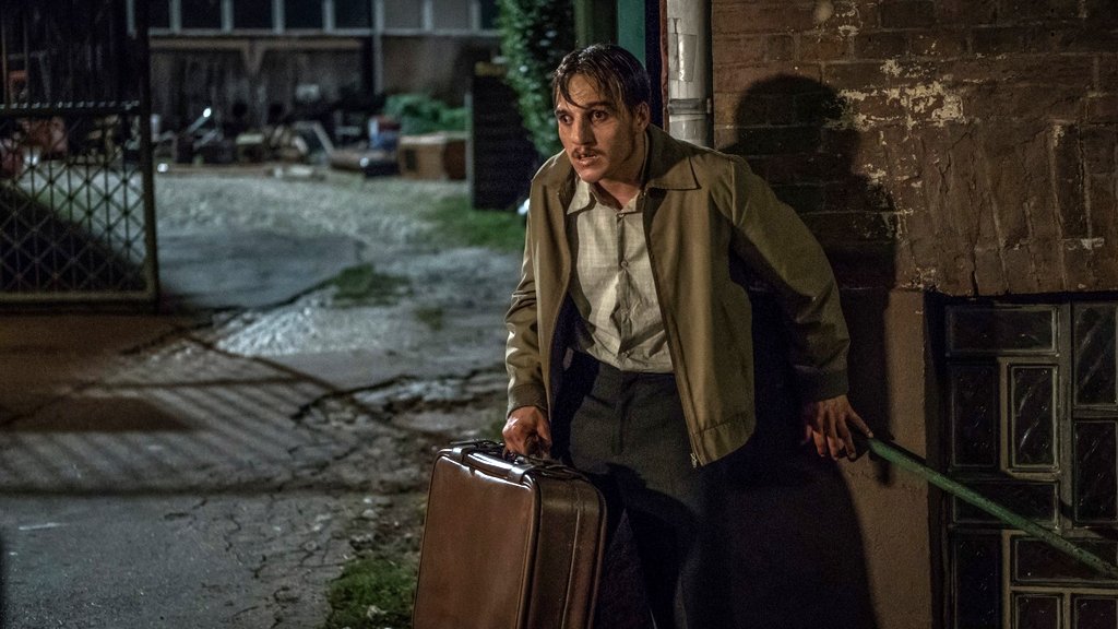 Photo from the movie The Golden Glove