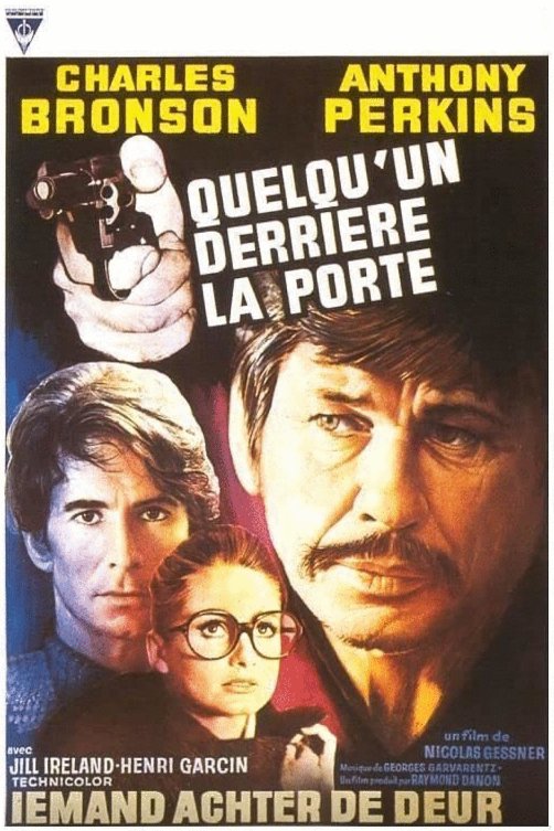 L'affiche du film Quelqu'un derrière la porte