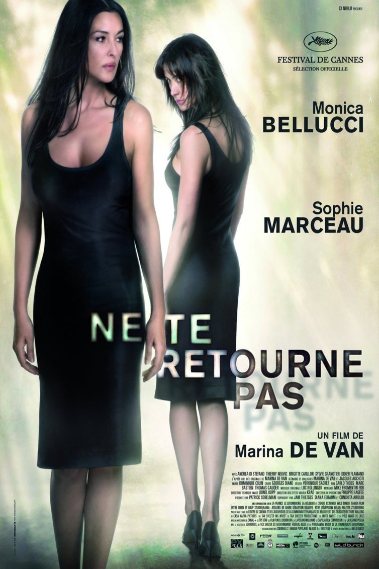 L'affiche du film Ne te retourne pas