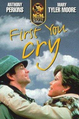 L'affiche du film First, You Cry [1978]